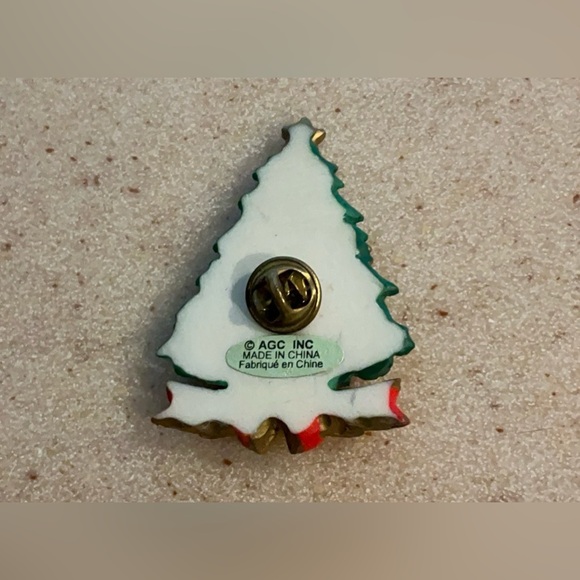 Two green vintage pins … - Picture 3 of 3